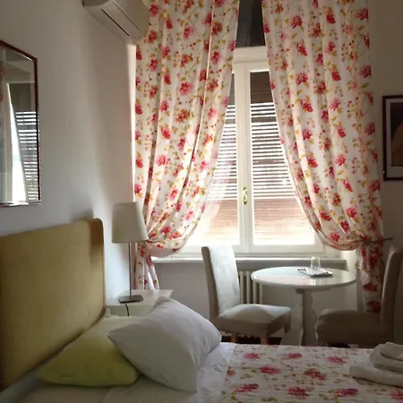 Domitilla 3* Genua
