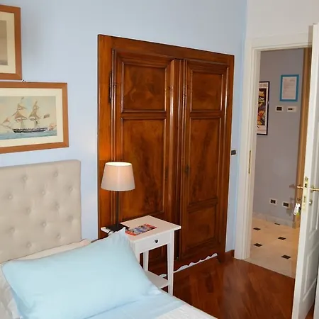 Domitilla 3* Genova